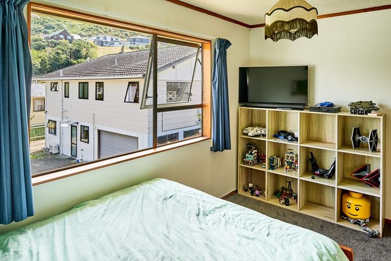 Photo of property in 1 Forglen Place, Tawa, Wellington, 5028