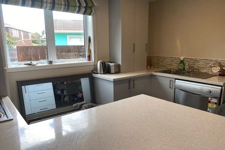 Photo of property in 4 Eatwell Avenue, Paraparaumu Beach, Paraparaumu, 5032