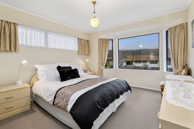 Photo of property in 51 Woodman Drive, Tawa, Wellington, 5028