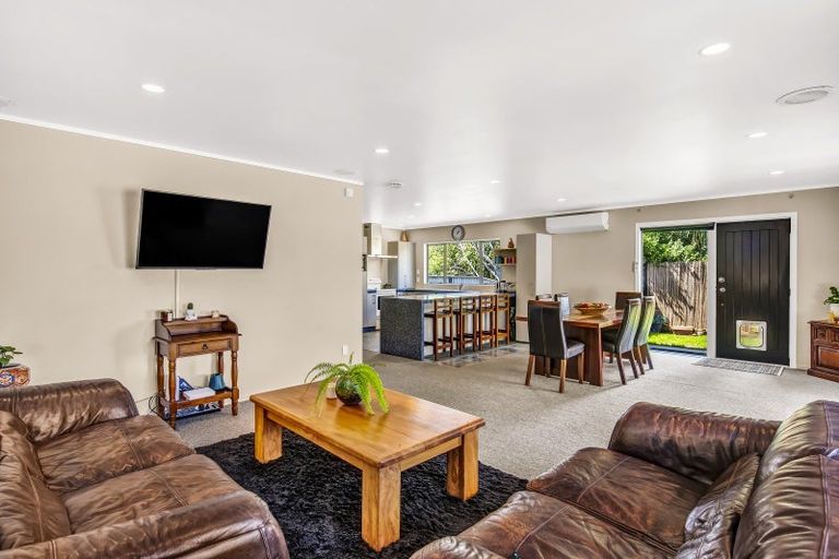 Photo of property in 64 Poplar Avenue, Raumati South, Paraparaumu, 5032