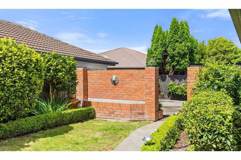 Photo of property in 3/69 Tyrone Street, Belfast, Christchurch, 8051