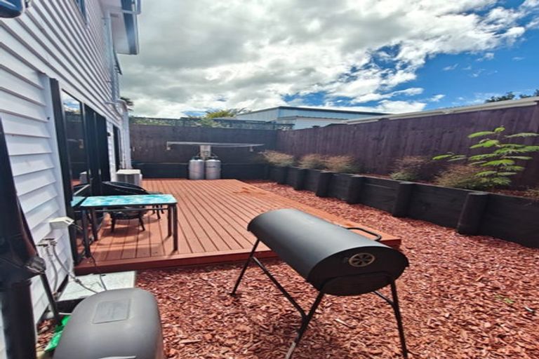 Photo of property in 12c Minaret Drive, Bucklands Beach, Auckland, 2014