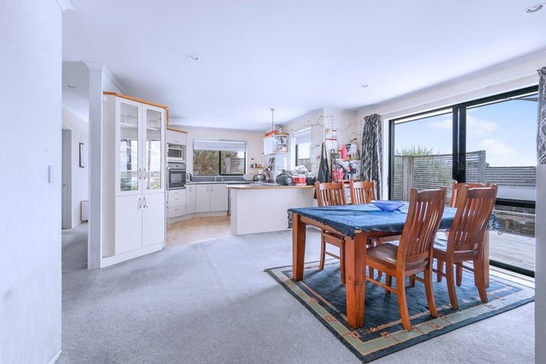 Photo of property in 13 Dorchester Place, Nawton, Hamilton, 3200