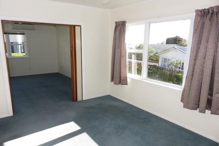 Photo of property in 10 Saville Row, Johnsonville, Wellington, 6037