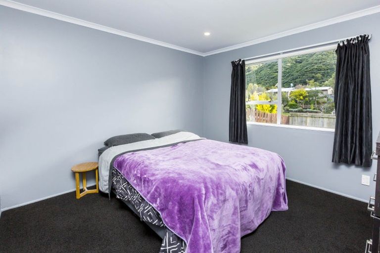 Photo of property in 1 Wyoming Grove, Totara Park, Upper Hutt, 5018