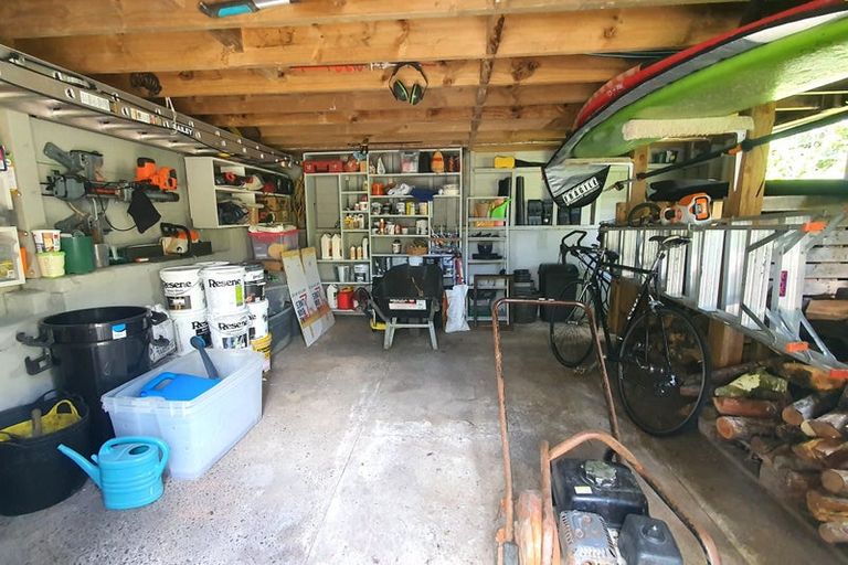 Photo of property in 1060 Sandspit Road, Sandspit, Warkworth, 0982