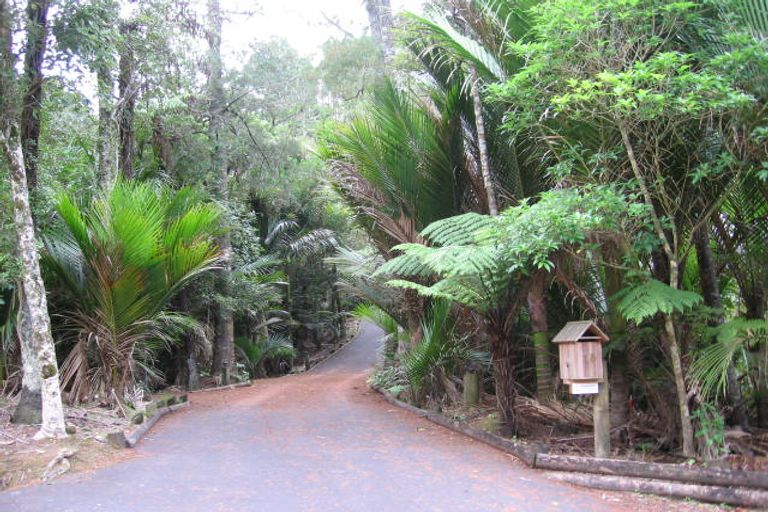 Photo of property in 18 Valley Road, Titirangi, Auckland, 0604