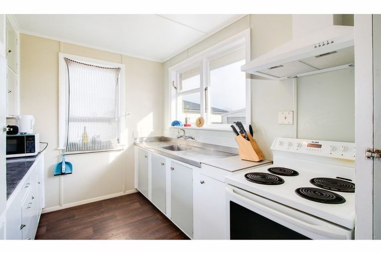 Photo of property in 31 Cottrell Crescent, Onekawa, Napier, 4110