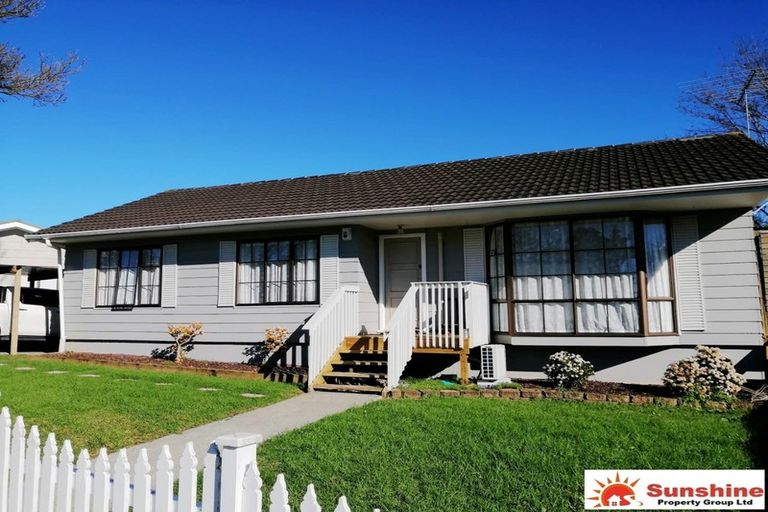 Photo of property in 3 Sunward Rise, Glenfield, Auckland, 0629