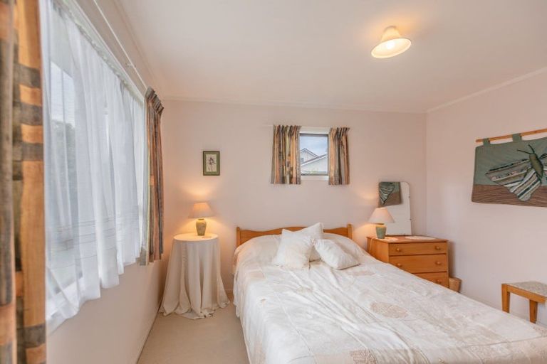 Photo of property in 76 Meeanee Quay, Westshore, Napier, 4110