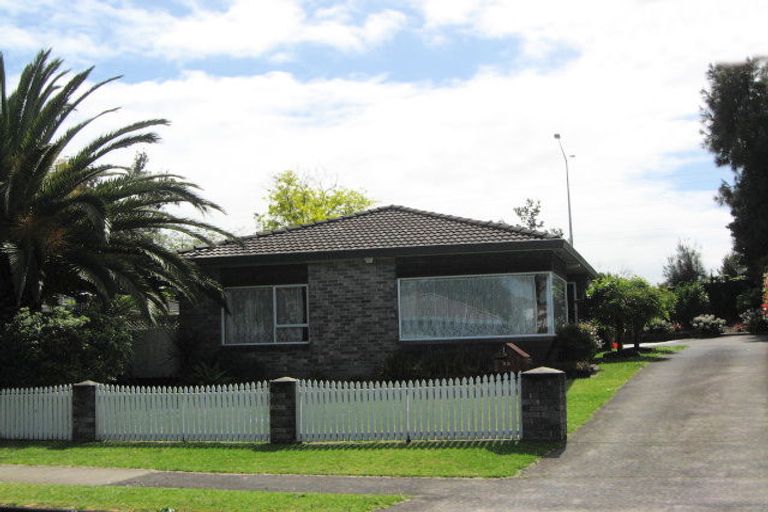 Photo of property in 15 Takanini Road, Takanini, 2112