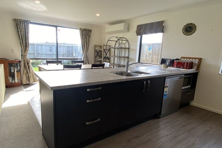 Photo of property in 8 Sholto Duncan Crescent, Halswell, Christchurch, 8025