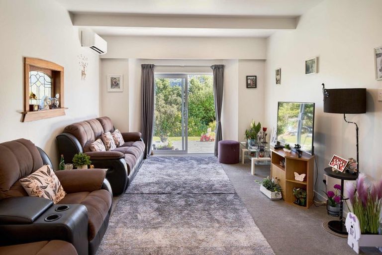 Photo of property in 27 Awatea Street, Ranui, Porirua, 5024