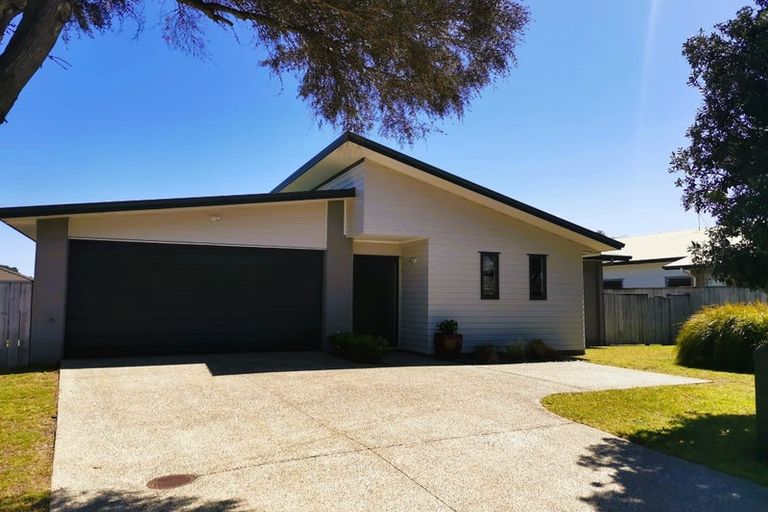 Photo of property in 358 One Tree Point Road, One Tree Point, 0118