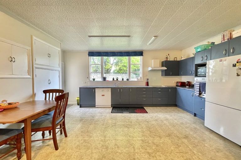 Photo of property in 12 Henry Street, Ebdentown, Upper Hutt, 5018