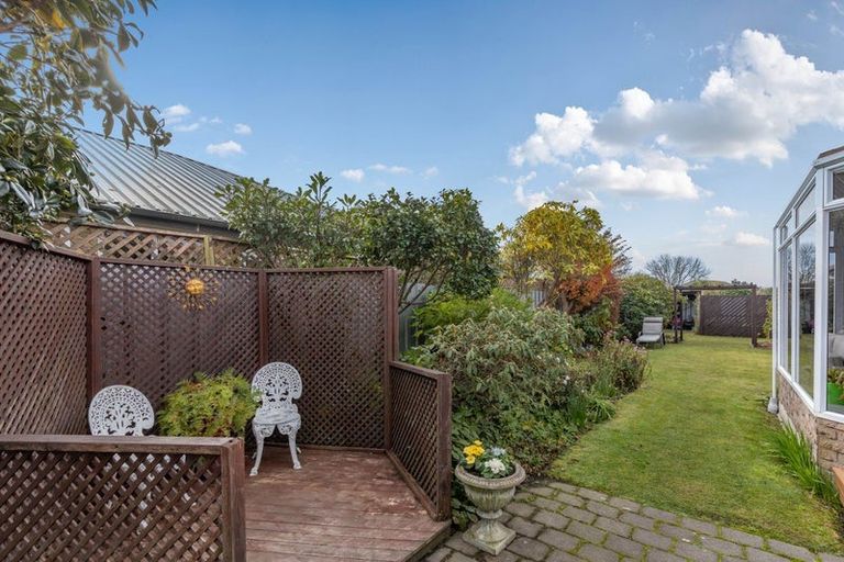 Photo of property in 16 Regent Avenue, Rangiora, 7400
