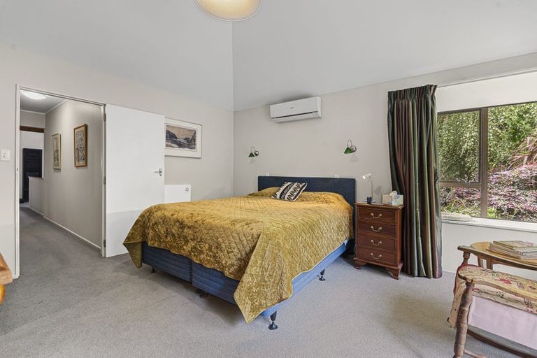 Photo of property in 6a Spencer Place, Merrilands, New Plymouth, 4312