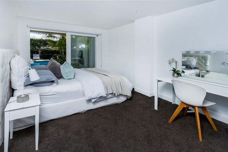 Photo of property in 306 Hurstmere Road, Takapuna, Auckland, 0622