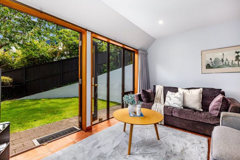 Photo of property in 50 Amapur Drive, Khandallah, Wellington, 6035