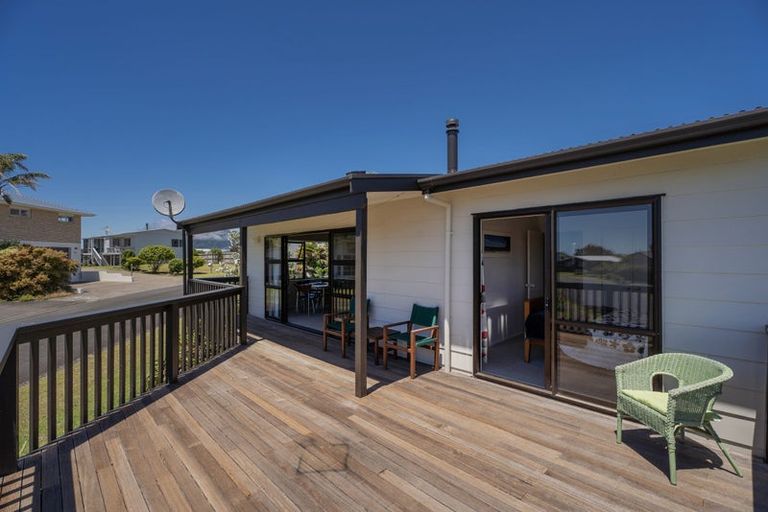 Photo of property in 1 Norfolk Place, Tairua, 3508