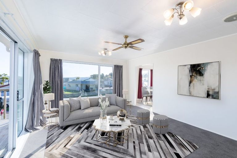 Photo of property in 74 Horokiwi Road West, Newlands, Wellington, 6037