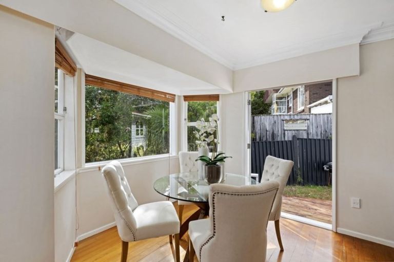 Photo of property in 1/4 Firth Road, Torbay, Auckland, 0630