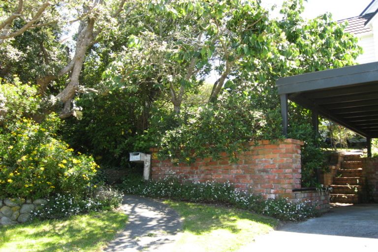 Photo of property in 16 Ravi Street, Khandallah, Wellington, 6035