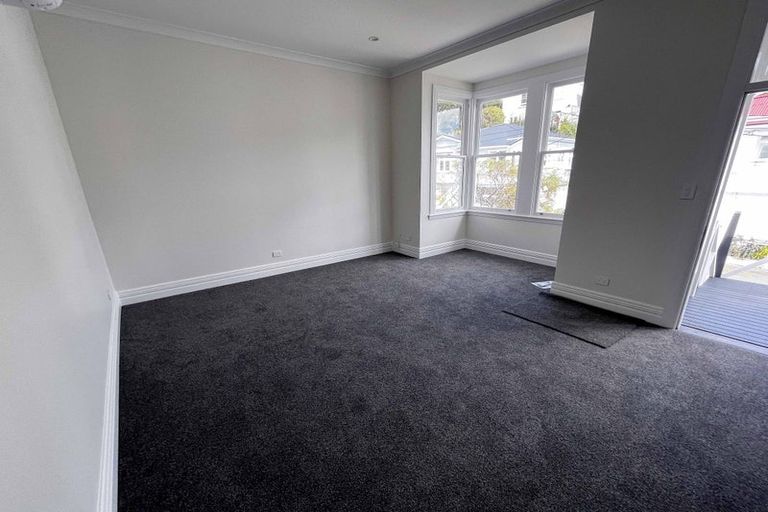 Photo of property in 7 Rixon Grove, Mount Victoria, Wellington, 6011