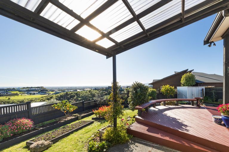 Photo of property in 111 Ruapehu Drive, Fitzherbert, Palmerston North, 4410