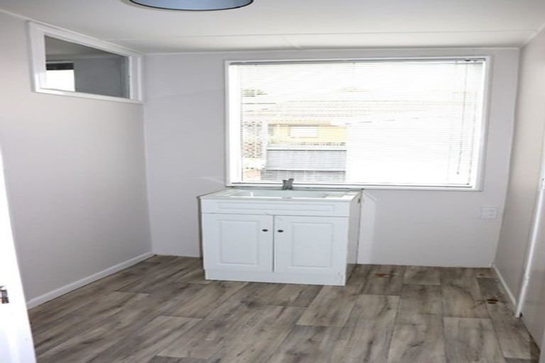 Photo of property in 9 Menary Street, Papakura, 2110