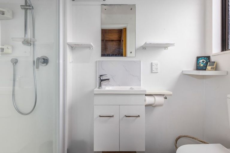 Photo of property in 5 Miro Road, Raumati South, Paraparaumu, 5032