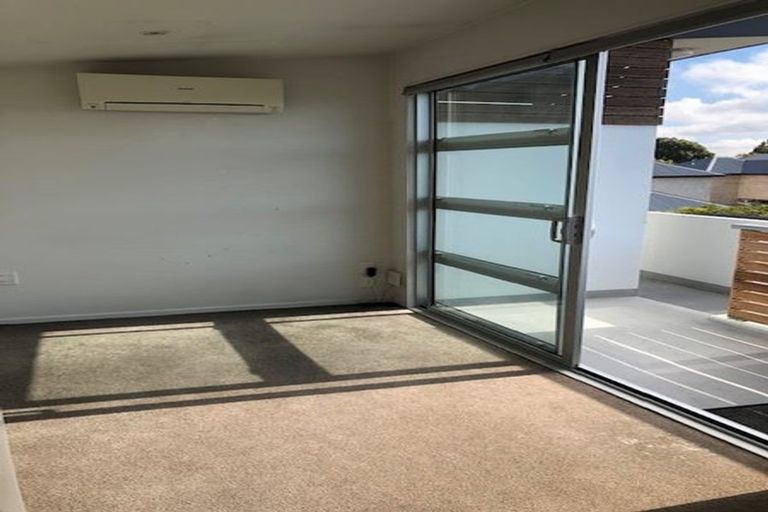 Photo of property in 43 Grafton Street, Waltham, Christchurch, 8011