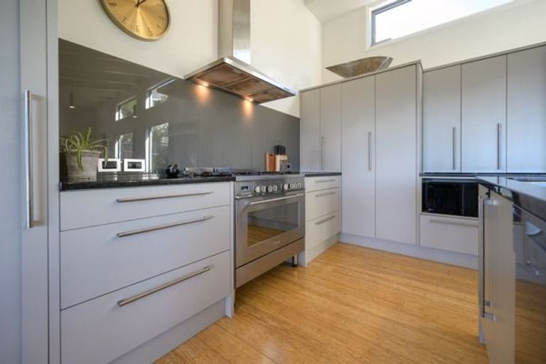 Photo of property in 28 Commodore Place, Britannia Heights, Nelson, 7010