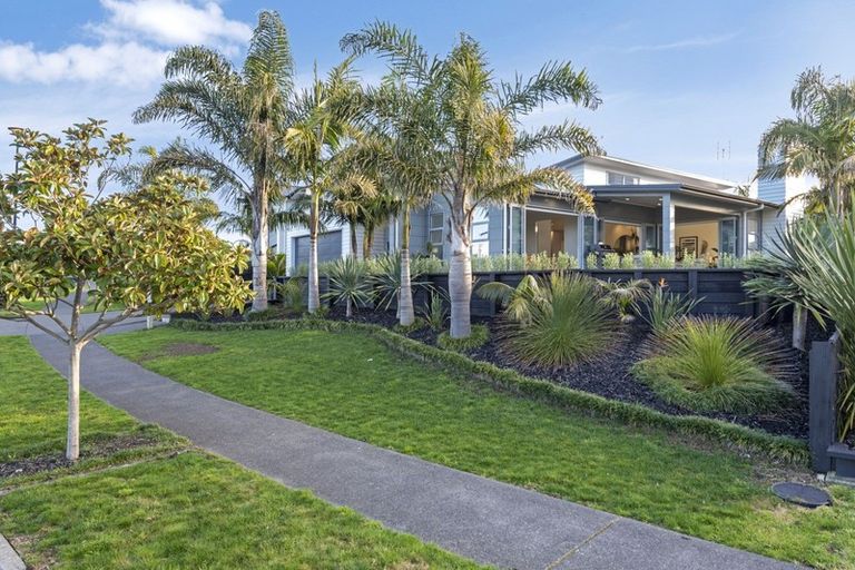 Photo of property in 28 Weatherly Drive, Beachlands, Auckland, 2018