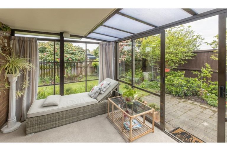 Photo of property in 1/124 Hamilton Avenue, Ilam, Christchurch, 8041