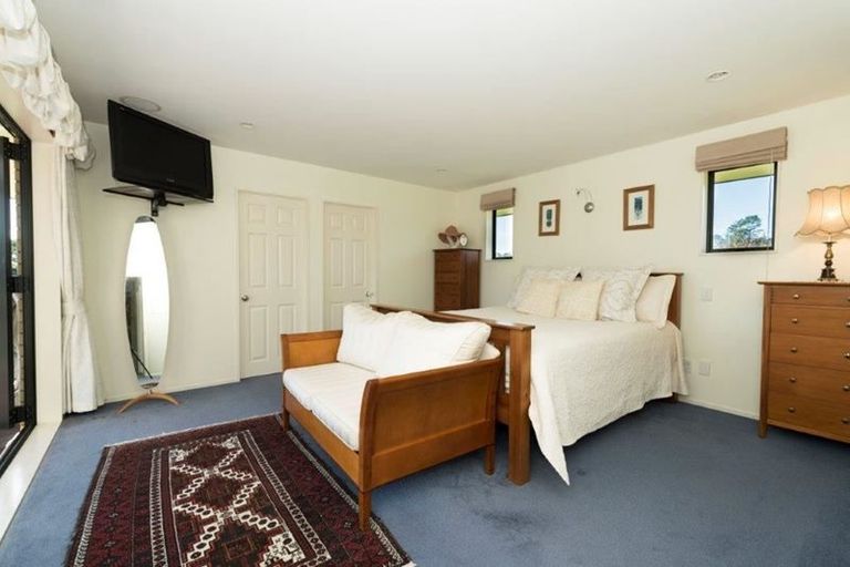 Photo of property in 849 Old North Road, Waimauku, 0882