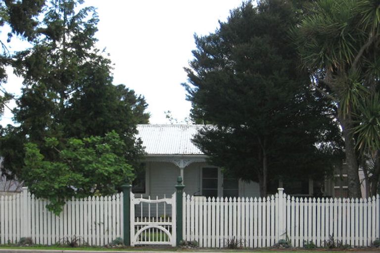 Photo of property in 45 Forest Hill Road, Henderson, Auckland, 0612