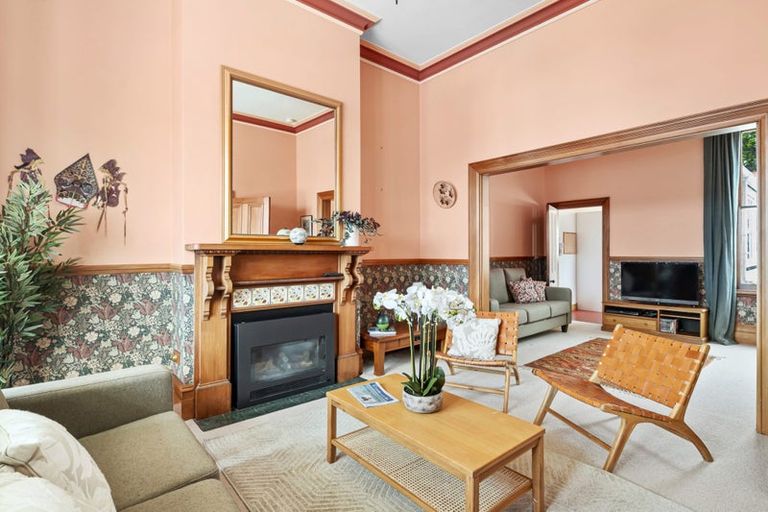 Photo of property in 17 Maarama Crescent, Aro Valley, Wellington, 6021