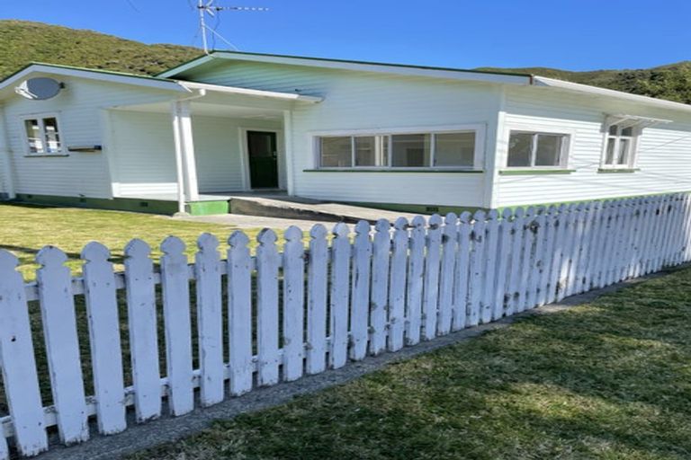 Photo of property in 41 Norton Park Avenue, Fairfield, Lower Hutt, 5011
