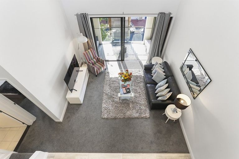 Photo of property in Latitude 37 East Apartments, 2f/20 Pakenham Street East, Auckland Central, Auckland, 1010