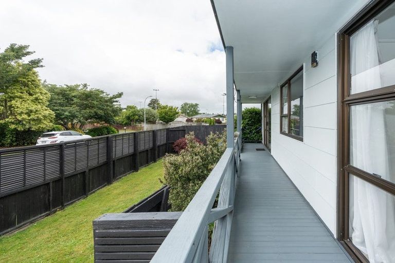 Photo of property in 2 Millar Place, Nawton, Hamilton, 3200