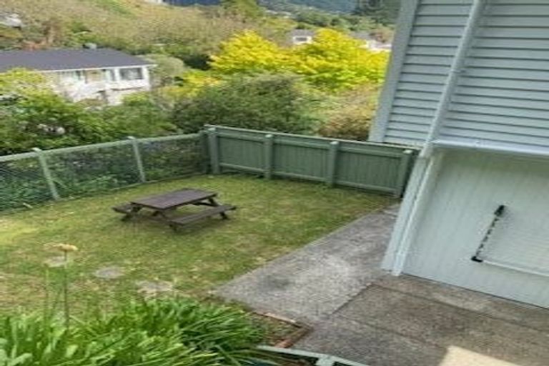 Photo of property in 1a Sunrise Boulevard, Tawa, Wellington, 5028