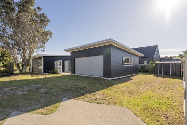 Photo of property in 127 The Fairway, Matarangi, Whitianga, 3592