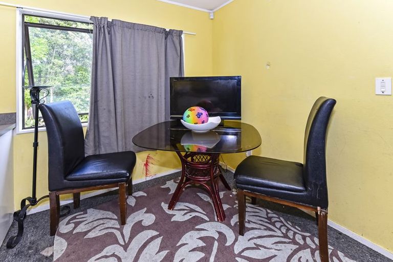 Photo of property in 1/16 Maplesden Drive, Clendon Park, Auckland, 2103