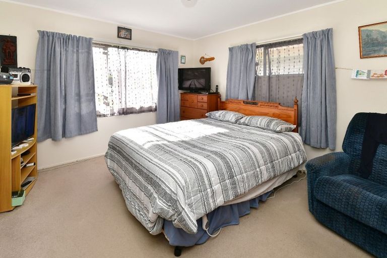 Photo of property in 3 Centreway Road, Orewa, 0931