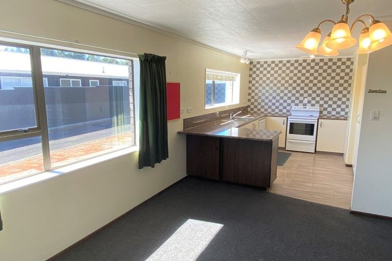 Photo of property in 6 Hussey Street, Oakura, 4314