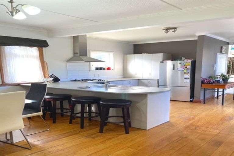 Photo of property in 17 Ranelagh Street, Karori, Wellington, 6012