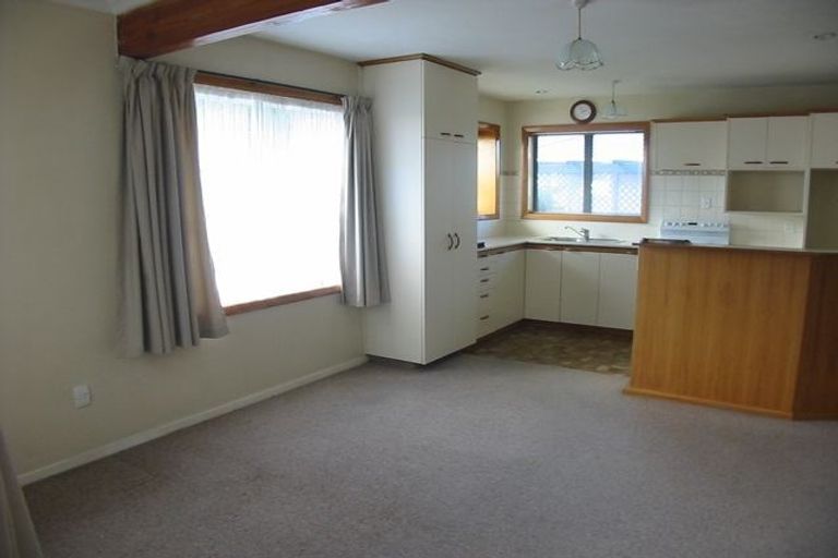 Photo of property in 5 Fairmile Place, Russley, Christchurch, 8042