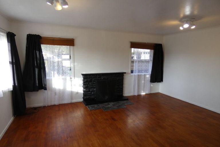 Photo of property in 39 Blease Street, New Lynn, Auckland, 0600
