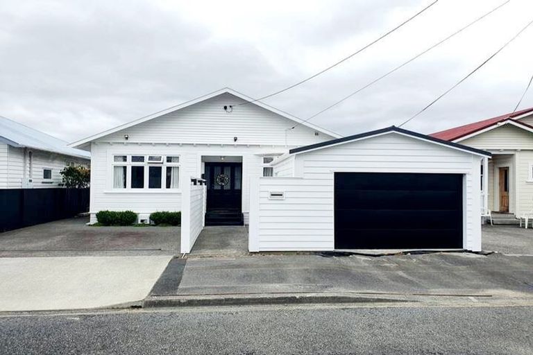 Photo of property in 10 Plunket Avenue, Petone, Lower Hutt, 5012